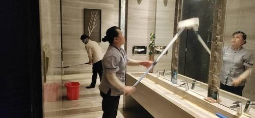 美容院清洁环境工作(美容院门店半夏管家清洁)
