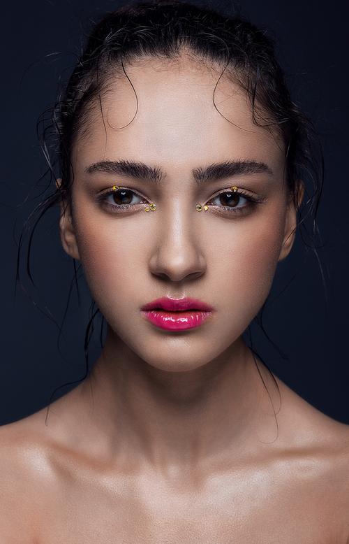 人物光滑细腻皮肤Photoshop(人物光滑细腻皮肤滤镜)