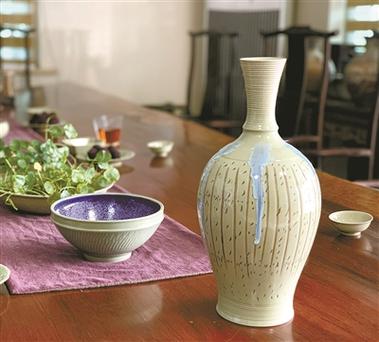 青瓷艺术馆风雨阳光千篇一律施珍(青瓷上林作品多彩阳光)