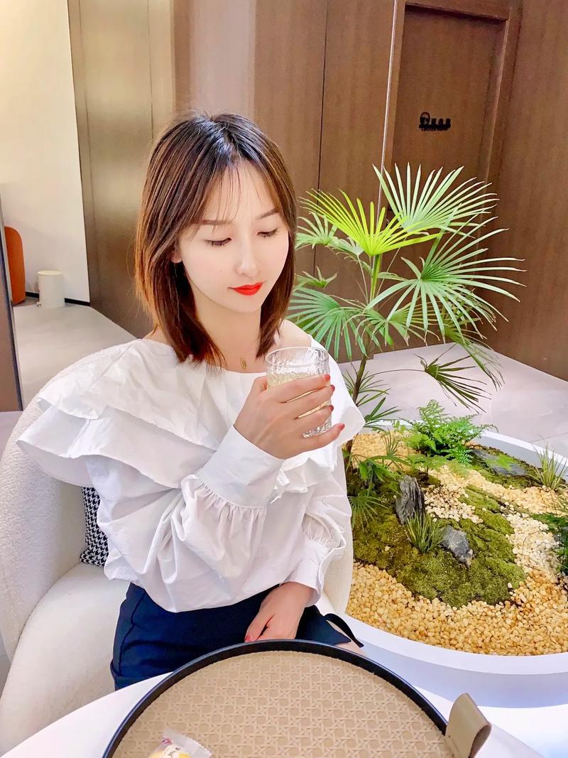 贵妇快来上吧自然宝子们LDM(贵妇新新快来马达上吧)