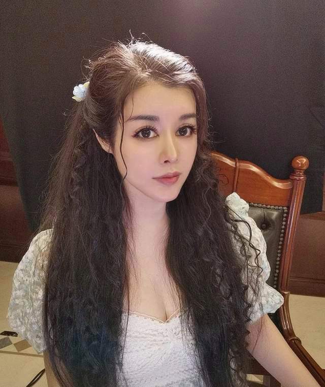 波折女王事业于文红(波折女王事业虞美人疗养院)