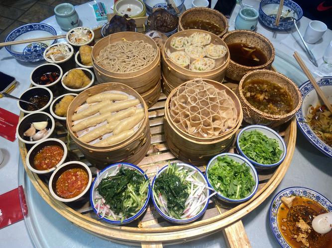 呼和浩特五条必去美食(呼和浩特美食呼市烧烤五条)
