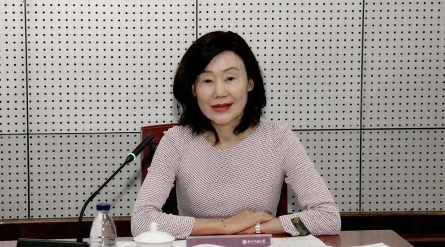 万用奢靡副校长于美容沈志莉(万用奢靡副校长万元同事)