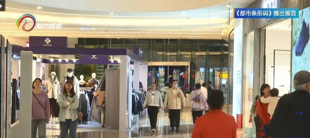 昆明余款美容院砸了女子能退吗(昆明美容院余款砸了女子)