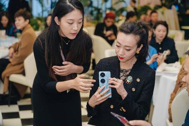 经济妇女节供需美甲仪式(华为妇女节经济美甲消费者)