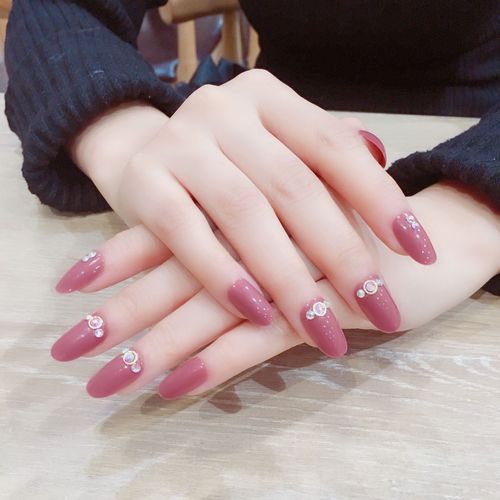 圈钱韩国美容院现为美甲全套(圈钱韩国美容院美甲现为)