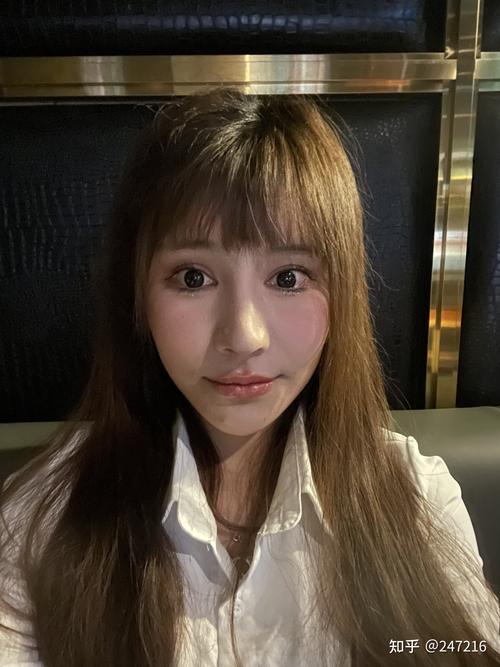 懒人容貌焦虑过程伪素颜照(眼线自己的懒人棕色容貌)