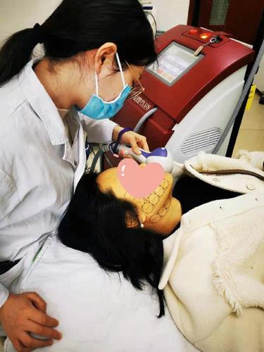 二院舒适女孩重医热拉提(皮肤二院患者舒适拉皮)
