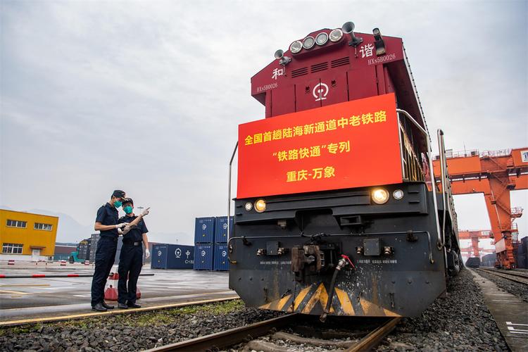 中共中心
:推进铁路体制改革,发展通用航空和低空经济,推动收费公路政策优化