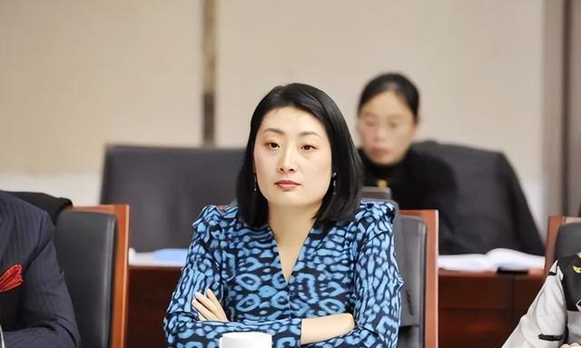 赵何娟:宗馥莉难以交班
娃哈哈,早在赶走达能时就已注定