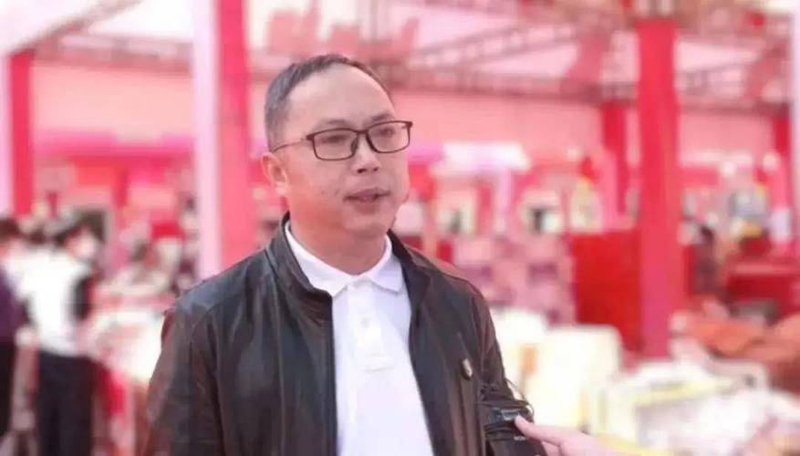 涉嫌严峻
职务违法,沙县小吃董事长被查!原副总司理
两月前亦被查