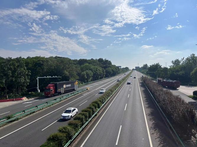中原
中国交建高速REIT大宗买卖
业务
溢价成交50.00万股